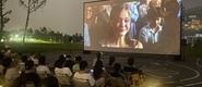 （男女操骚逼啊啊啊啊啊视频转载）成都秋夜“新耍法”：到公园看坝坝电影